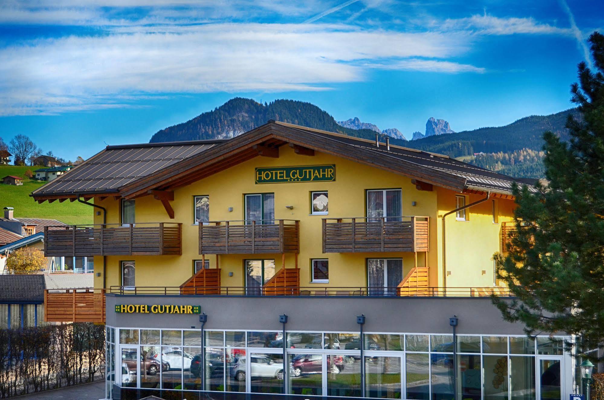 Aktiv- Und Wellnesshotel Gutjahr Abtenau Exterior photo